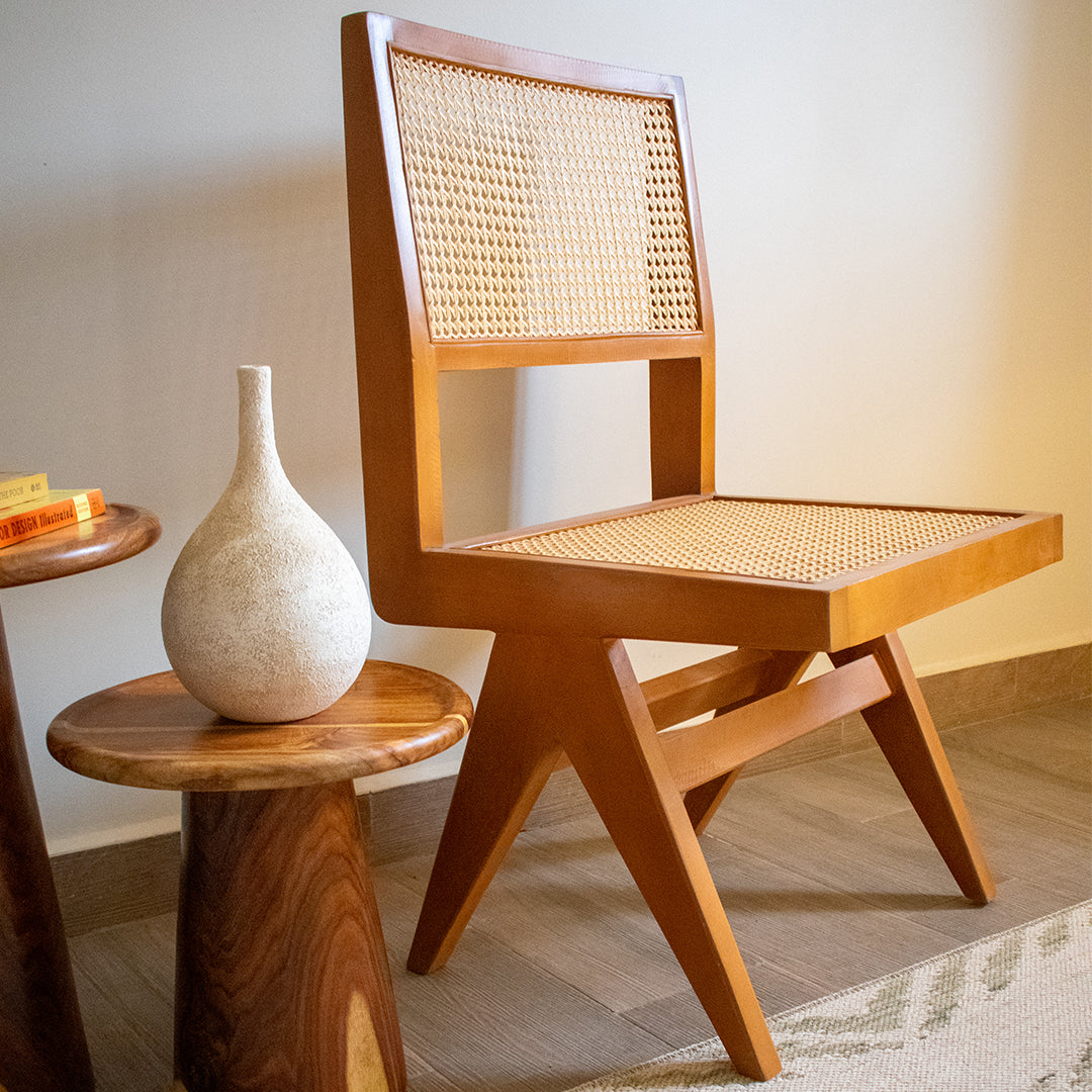 Armless V Chair
