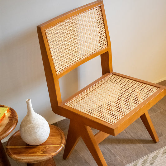 Armless V Chair