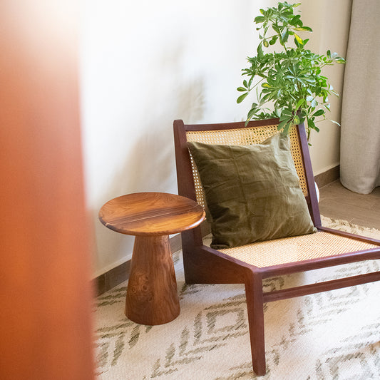 Kangaroo Chair + Side Table Set